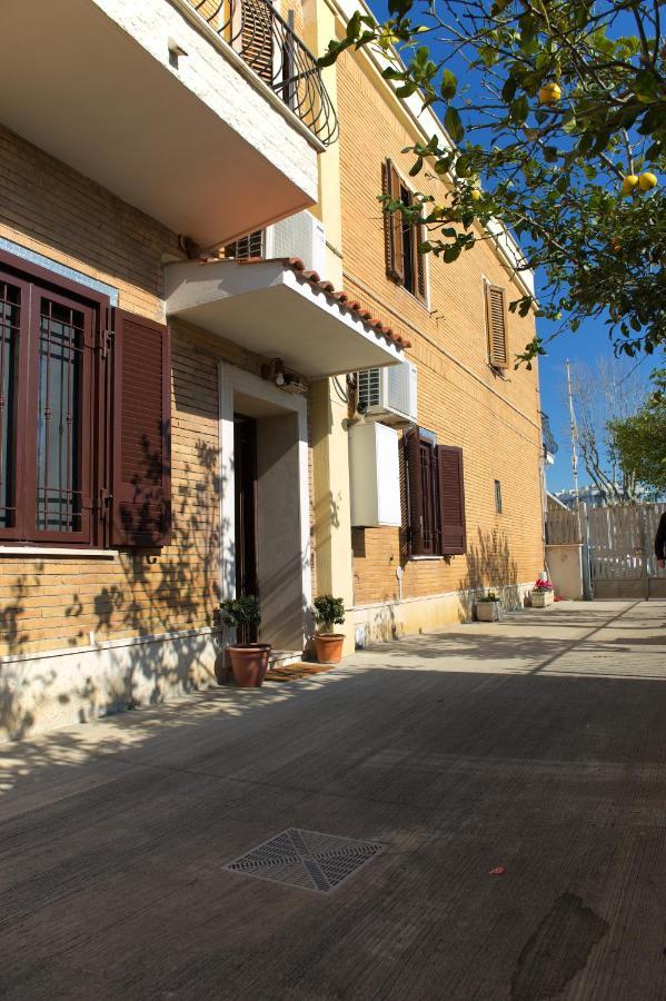 Casa Vacanze Alla Maison Fiumicino Zewnętrze zdjęcie